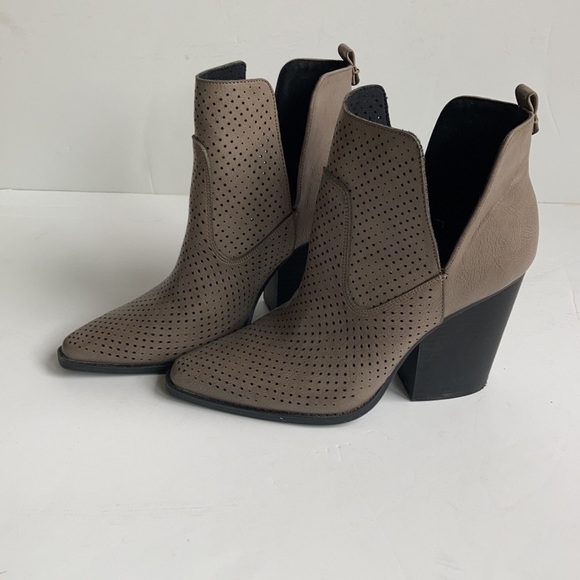 Qupid Mesh V Cut bootie faux leather closed pointy toe side cut 4” dark taupe - Picture 3 of 16